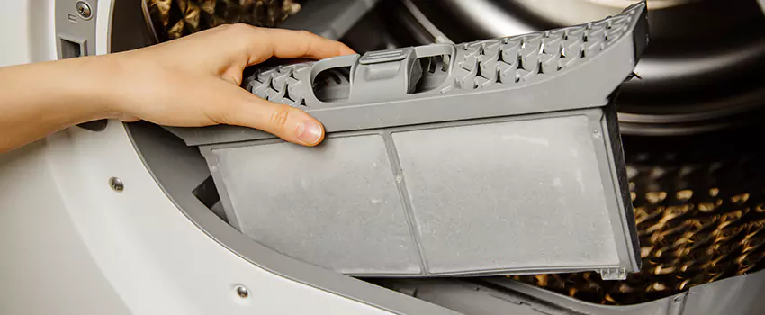 Signs Of A Clogged Dryer Lint Trap in Colonial Heights, Virginia